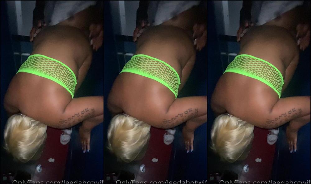 Leedahotwife Taking Raw Dick In A Cramped Space Hmm Reminds Me Of