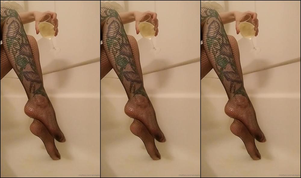 Raindegrey 97606924 12 03 2019 Foot Worship And Tease With A Bonus Glass Of A Little Something Extra