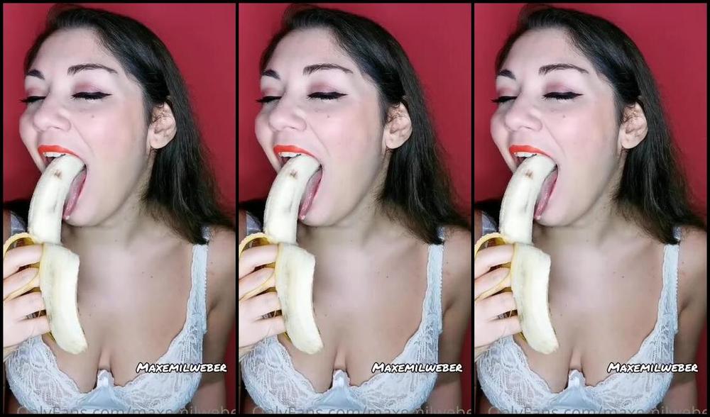 Emily Maxemilweber Nicknamed Maxemilweber 02 20 2022 Onlyfans Video Today I Felt Like Licking A Banana