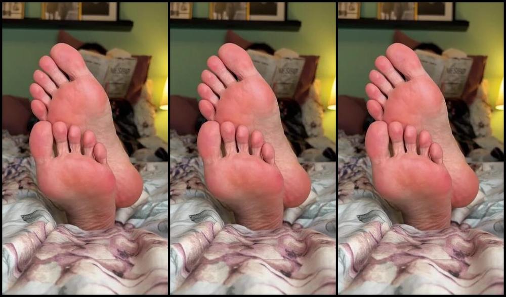 Cute Lily F33T Nicknamed Cute Lily F33T 11 23 2023 Onlyfans Video Sit Next To My Legs I Need Some Caresses I Hope That You Like My