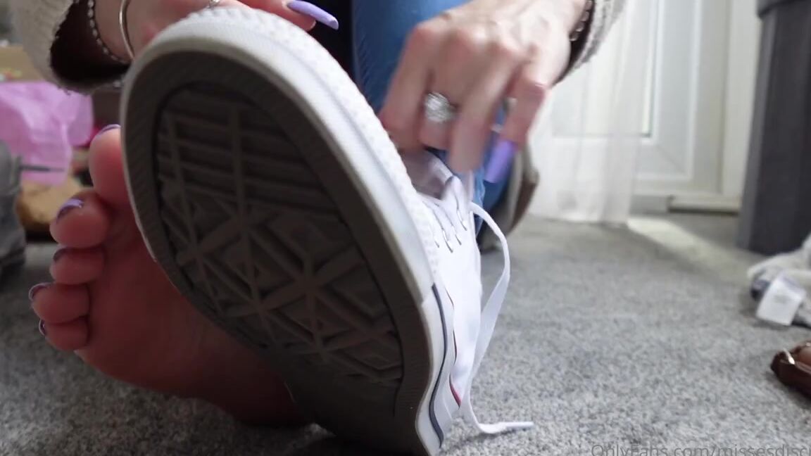 The Queen Of Sole Aka Missesdiscreets Onlyfans You Know I Love To Wear Them Barefoot 1