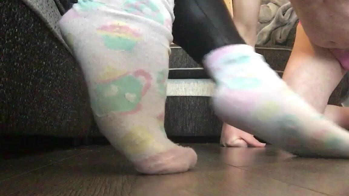 Miss Laura Nicknamed Mistresslaura11 Onlyfans Full Video 14 Day Old Smelly Sock Worship