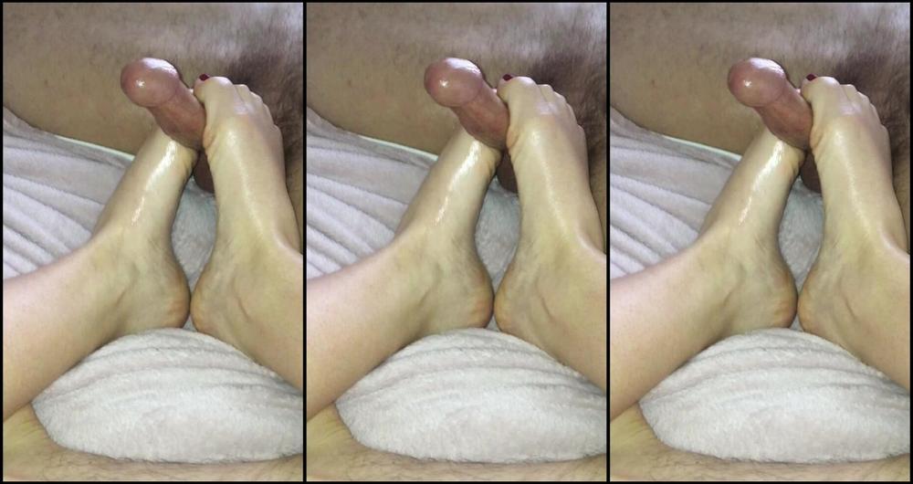 Trans, Transgender, Footjobs, Foot Play, Foot Fetish tgirloneguy foot job with cumshot ManyVids