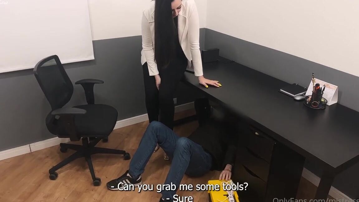 Mistressnara Onlyfans I Heard Of A Cable Guy With A Huge Cock From My Friends So I Came Up With A Plan To Call Him And Gi