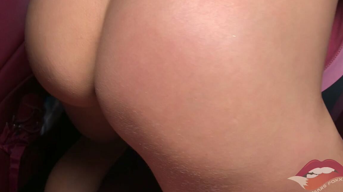 marsfoxxx gg butt plugs in backseat of car manyvids