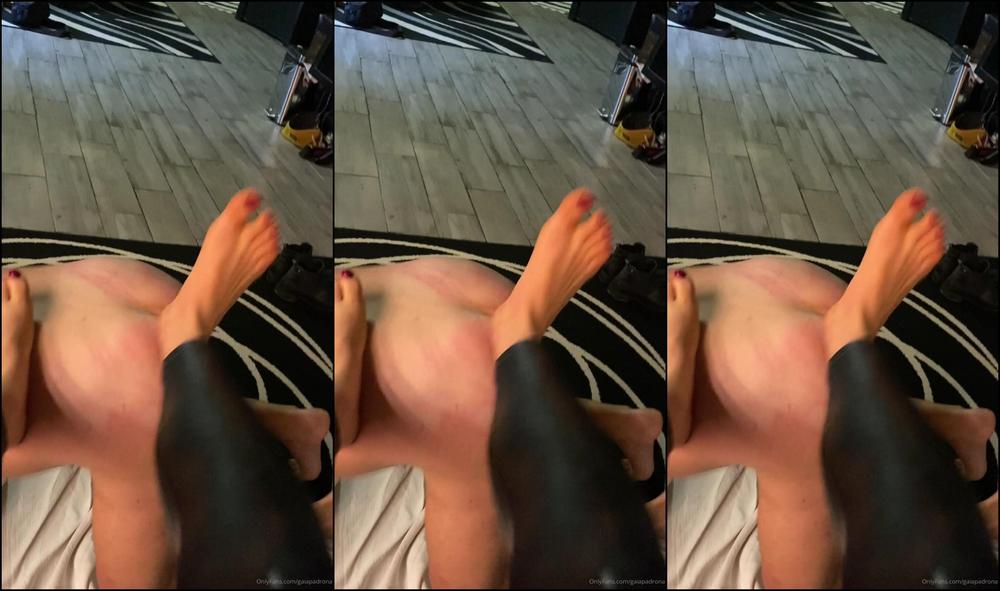 Mistress Gaia Calci Nel Culo