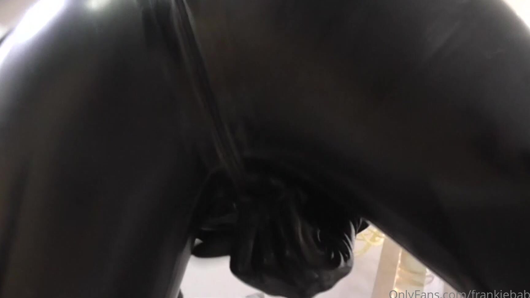 Frankiebabexxx Who Else Likes Me Wearing Latex Xxx