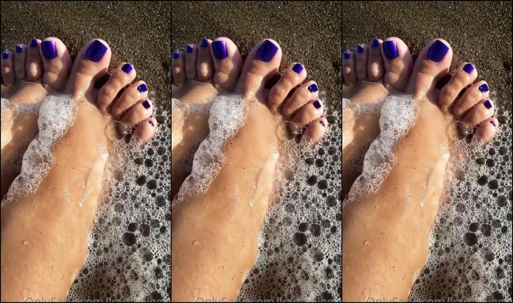 Karaspiggies Minutes Of My Toes At The Beach
