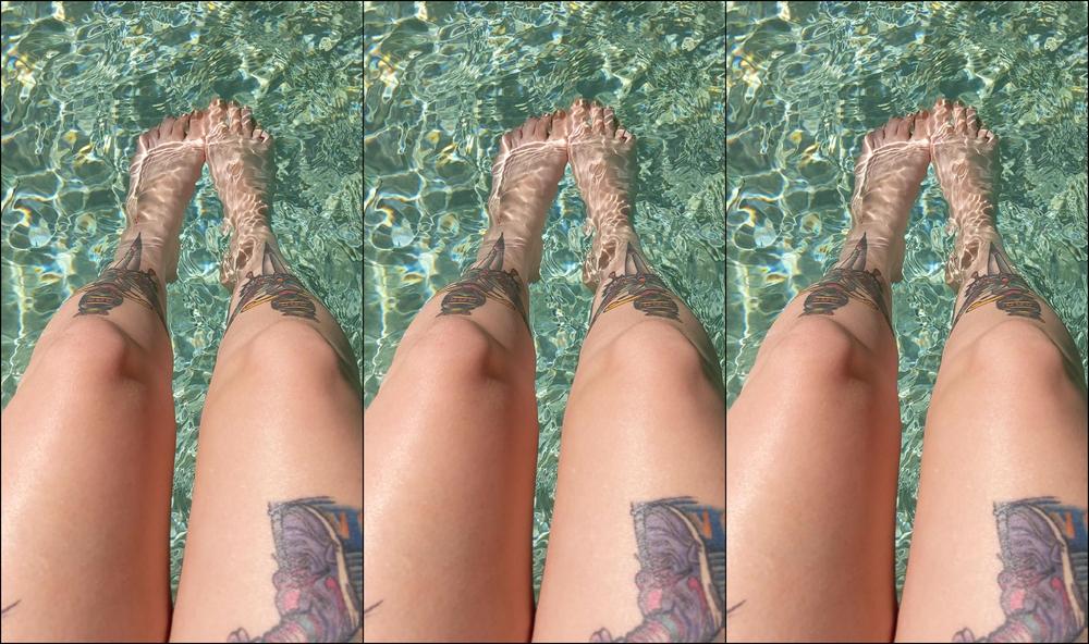 Pandorablue Love Putting My Feet In The Pool My Toes And Soles Look So Good Wet