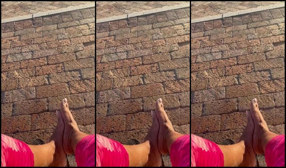 Worshipsolz Nicknamed Worshipsolz1 Onlyfans I Need Help Getting This Sand Off Nephew