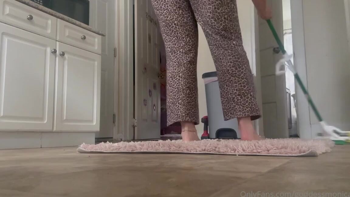 Goddessmonica00W Onlyfans Mopping With Bare Feetp