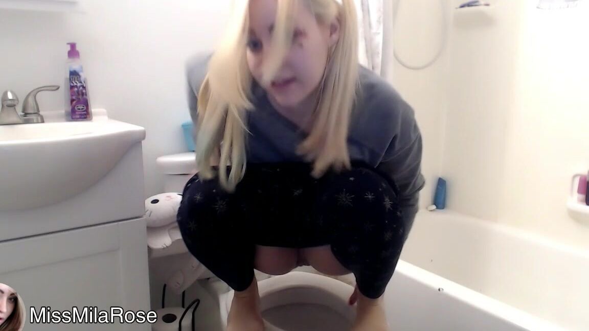 Blonde, Pee, Solo Female, Toilet Fetish, Wet & Messy missmilarose double squatting p-- action ManyVids