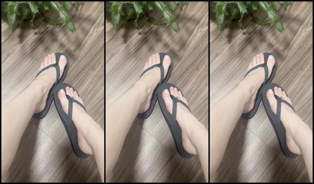 Zoe Strawberry Nicknamed Redxxxsuede Onlyfans Sandals For Saturday 2