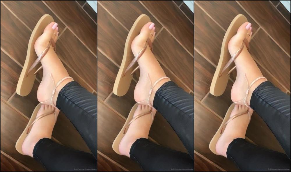 Gorgeousaurrr Dangling My New Havaianas