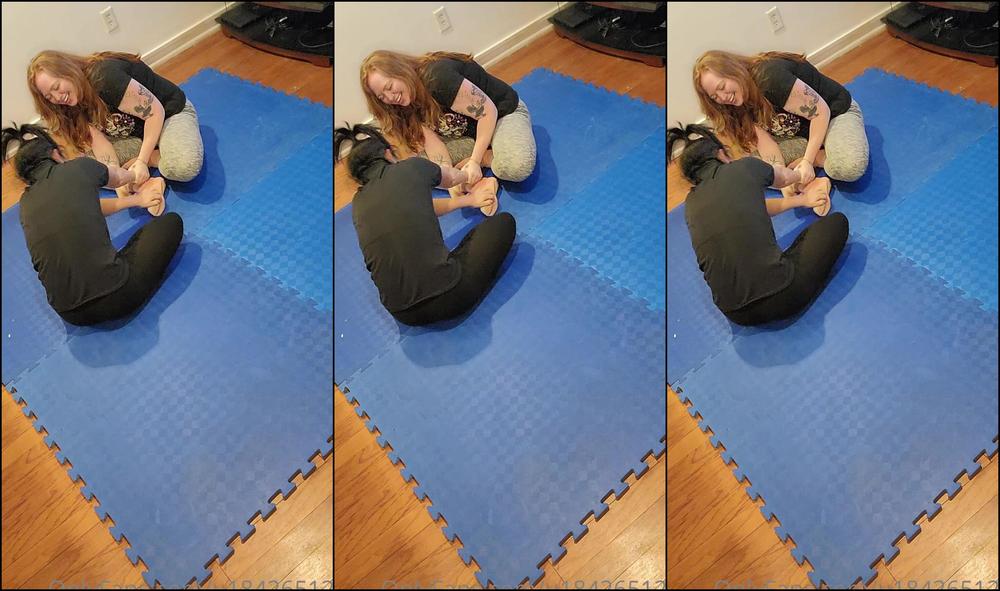 u184265127-13-03-2022-2390805353-tickle-fight