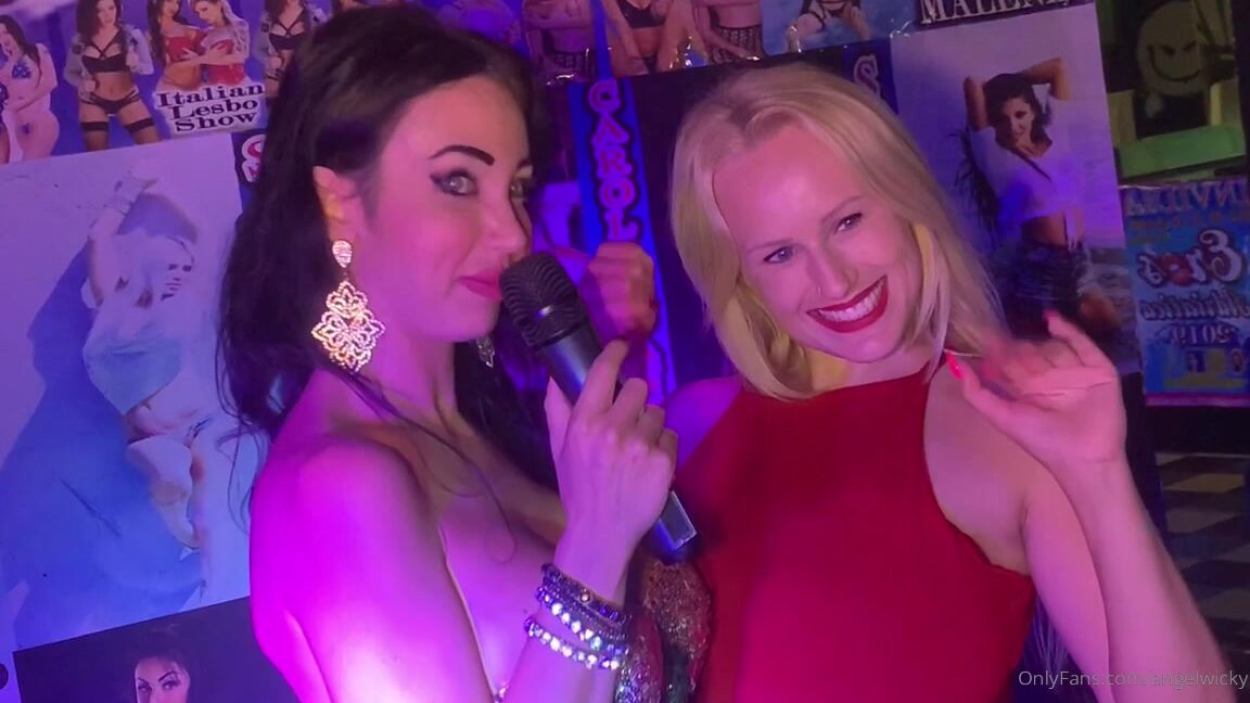 Angelwicky Little Interview Before My Show In Alba Adriatica Men Rozhovor P Ed Mou Oku V