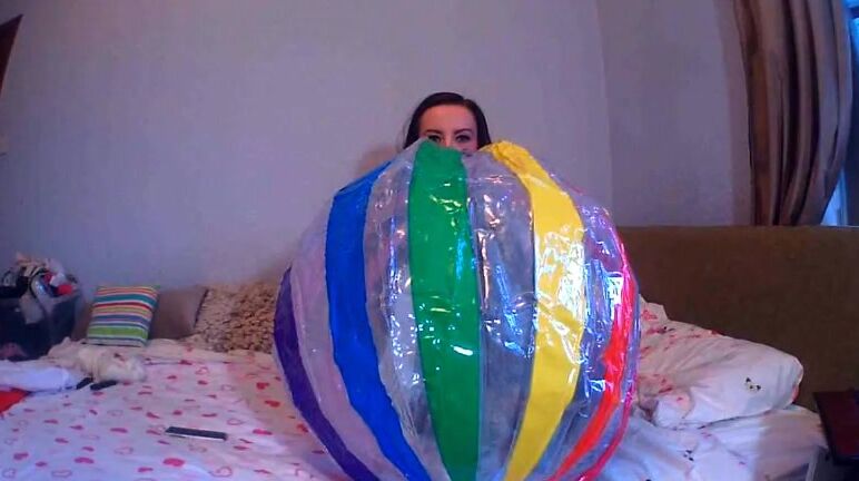 Sophia Smith Inch Beach Ball