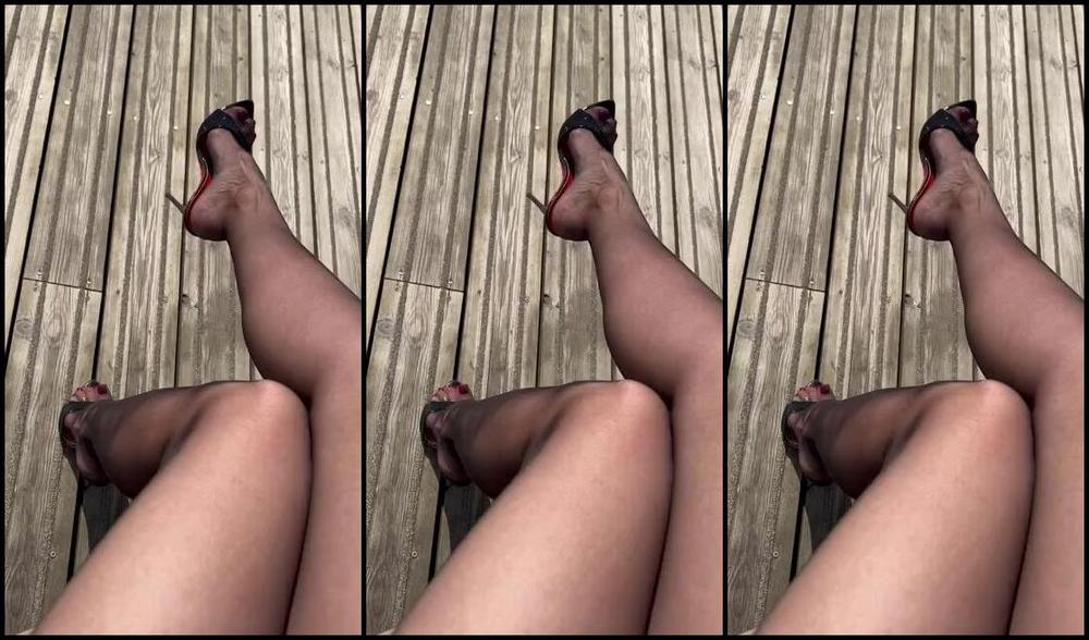 Heels Of Mine Nicknamed Heelsofmine 05 07 2023 Onlyfans Video Sheer Nylons And Black Mules With Red Soleas Per Request
