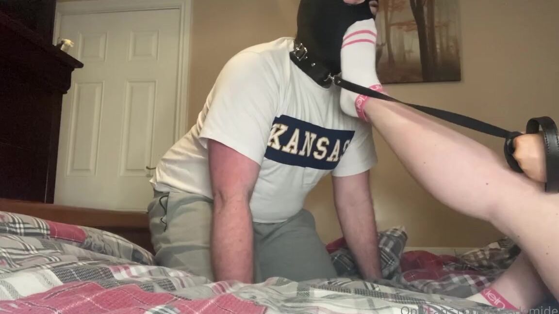 Miss Demi Dee Nicknamed Missdemidee123 Onlyfans I Wore My New Calvin Klein Socks All Day Long Today They Absolutely Stank Came Home And Put