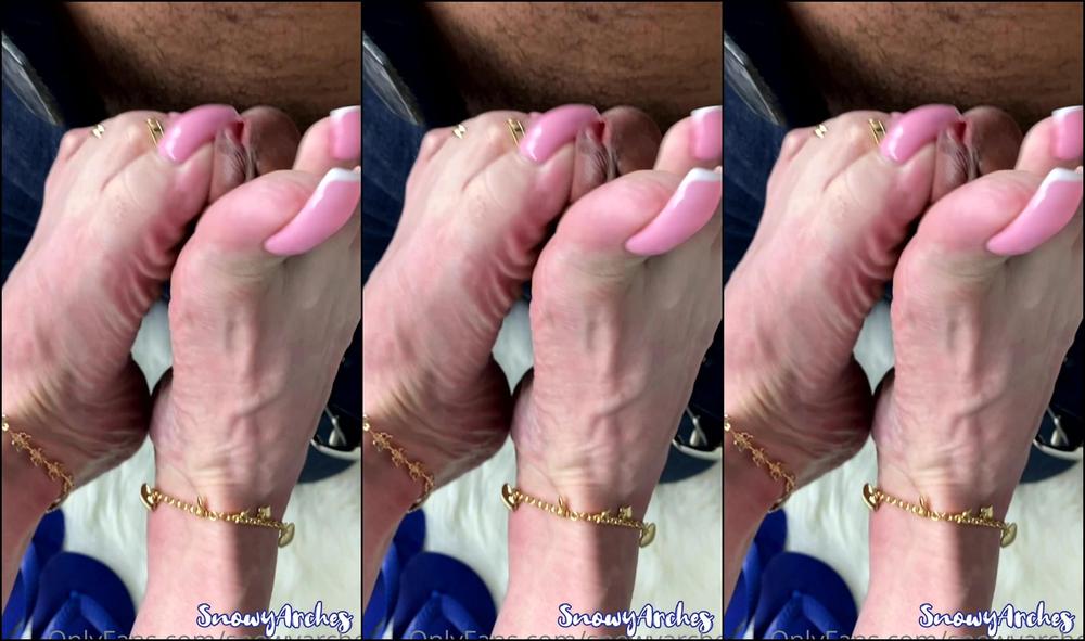 Snowyarches He Wanted To Fuck My Perfect Long Curved Toenails With Blue Flipflops I Love How He Smack