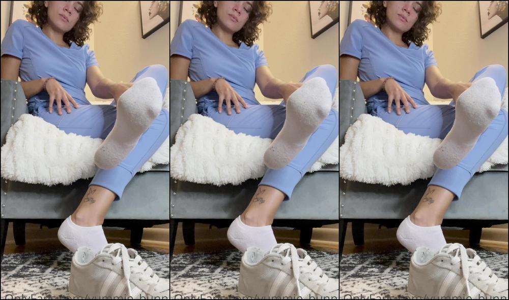 Yummie Bunnie Shoe And Sock Removal Fancy A Smell I Got Caught But It Makes It So Much More Exc