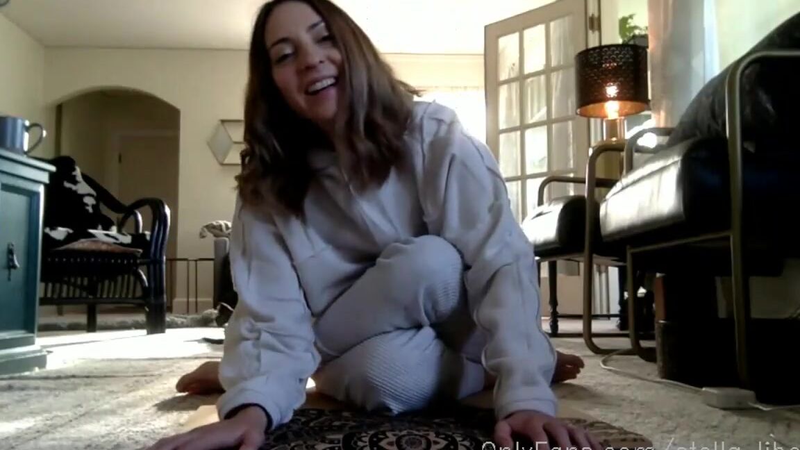 Stella Liberty Onlyfans Stream Started At 04012021 0317 Pm Morning Yoga Before A Shootp