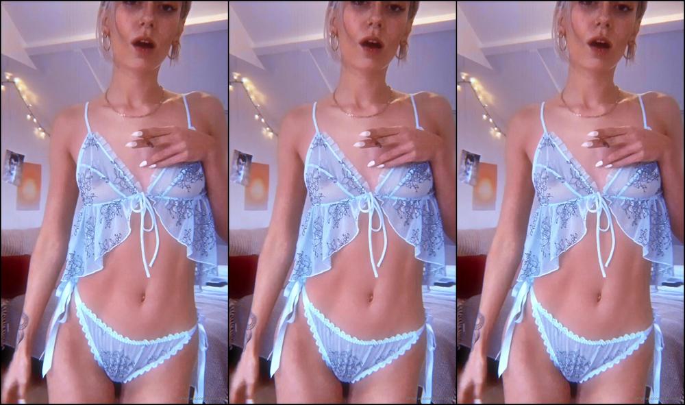 Lavishulula Strip Tease