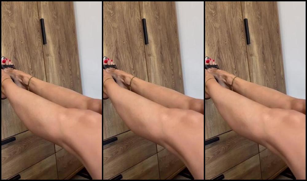 Heels Of Mine Nicknamed Heelsofmine 10 08 2024 Onlyfans Video Now You Can Enjoy These Mules And My Feet From Different Angle