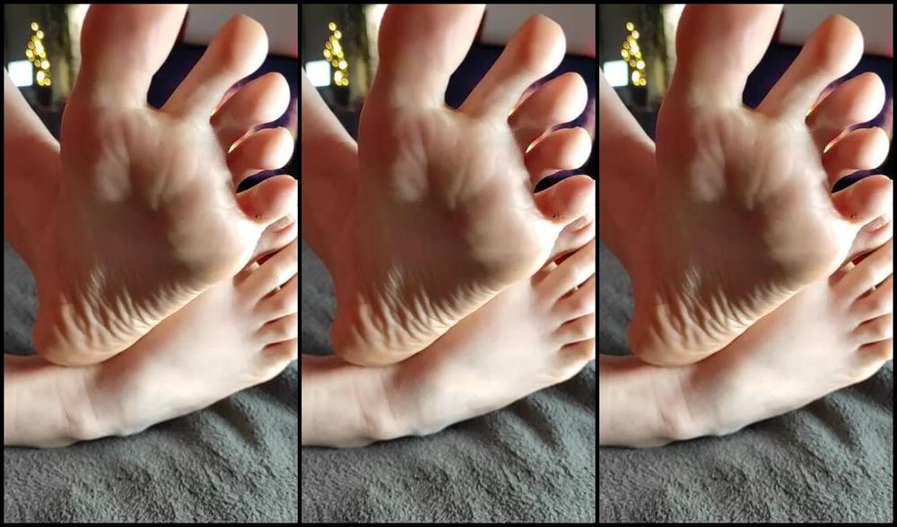 Erisfeet Onlyfans Annusa E Lecca Le Mie Dita Dei Piedi Mio Schiavo Smell And Lick My Toes My Slave