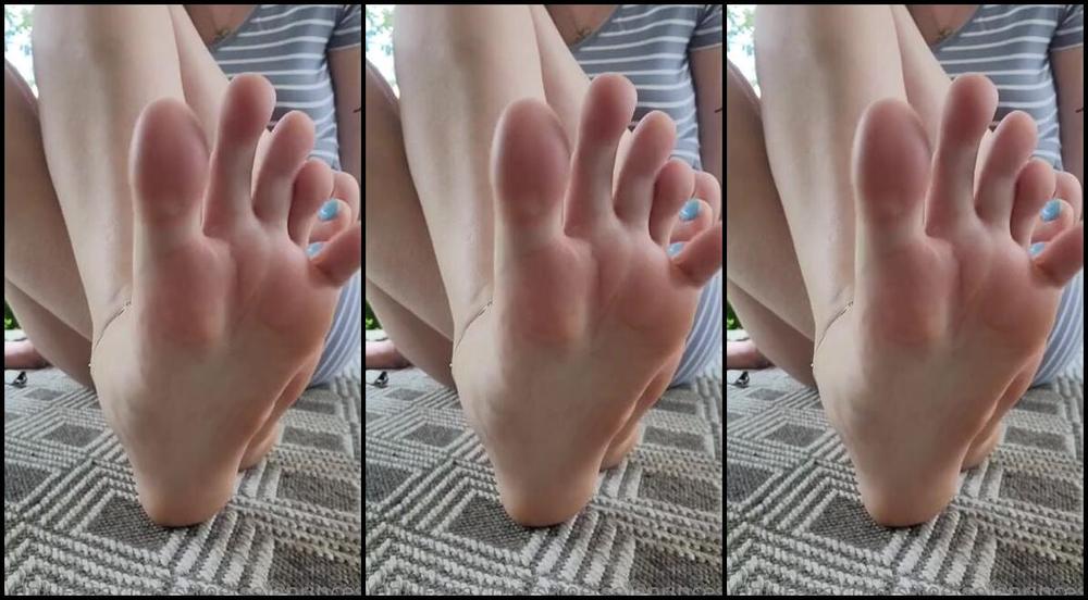 Megan Fletcher Aka Sweetsoleprincess Onlyfans Playing Outside With Sweaty Sticky Toes Sure Do Wish Someone Was Here To Lick Them Clean
