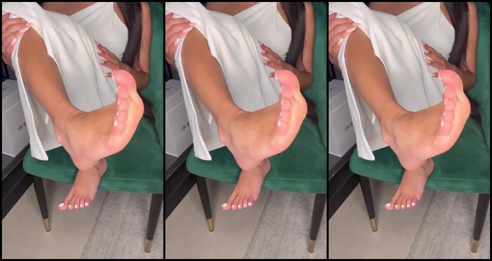 Its Queen Kylie Aka Its Queenkylie Onlyfans 06 10 2024 Do You Like My New Dress S0B