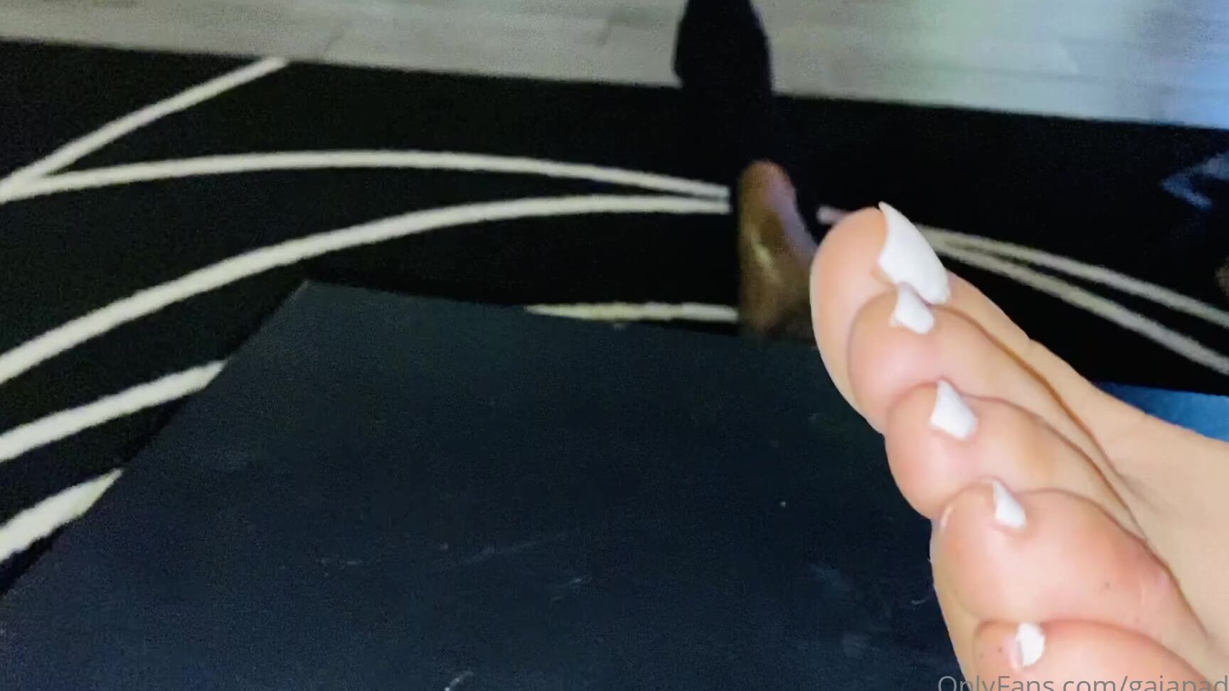 Mistress Gaia Schiacciato Dal Mio Tallone Trampling Footdomination