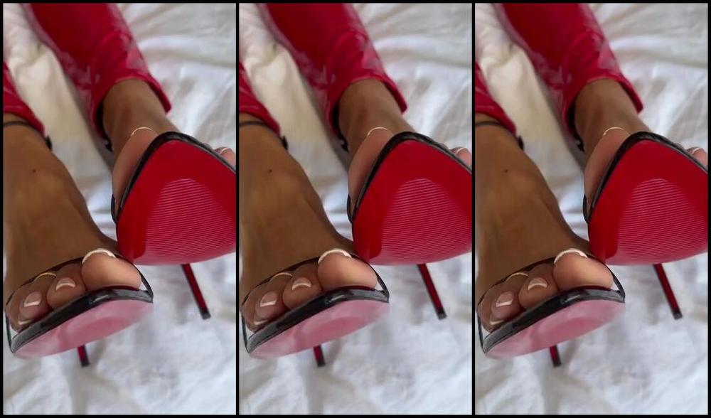 Heels Of Mine Nicknamed Heelsofmine 06 27 2024 Onlyfans Video Would You Like To Have Me Dressed Like That In Bed