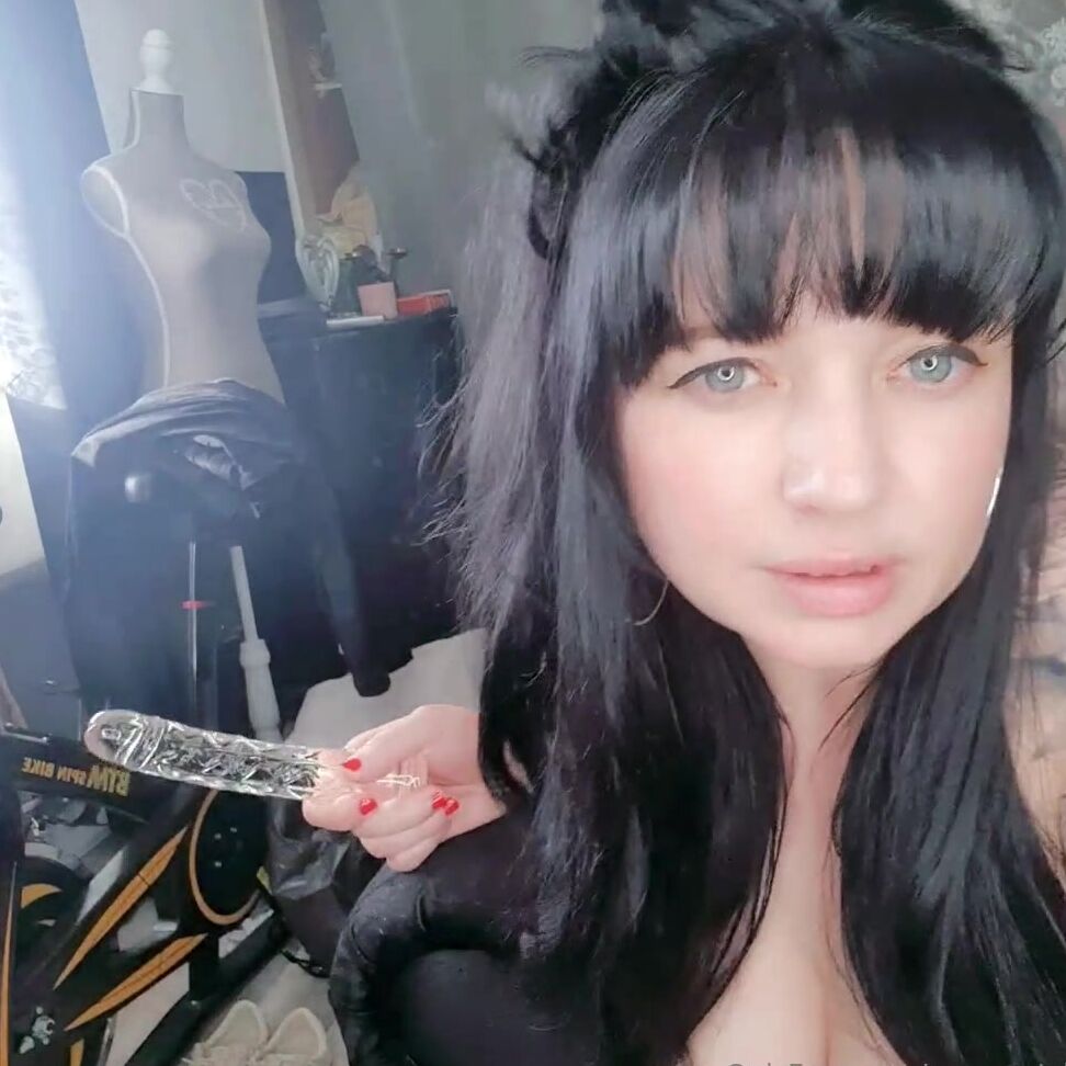 Tamara Inked So I Ve Heard You Wanted To Fuck Me While My Husbands Out Do You Like A Bit Of Roleplay