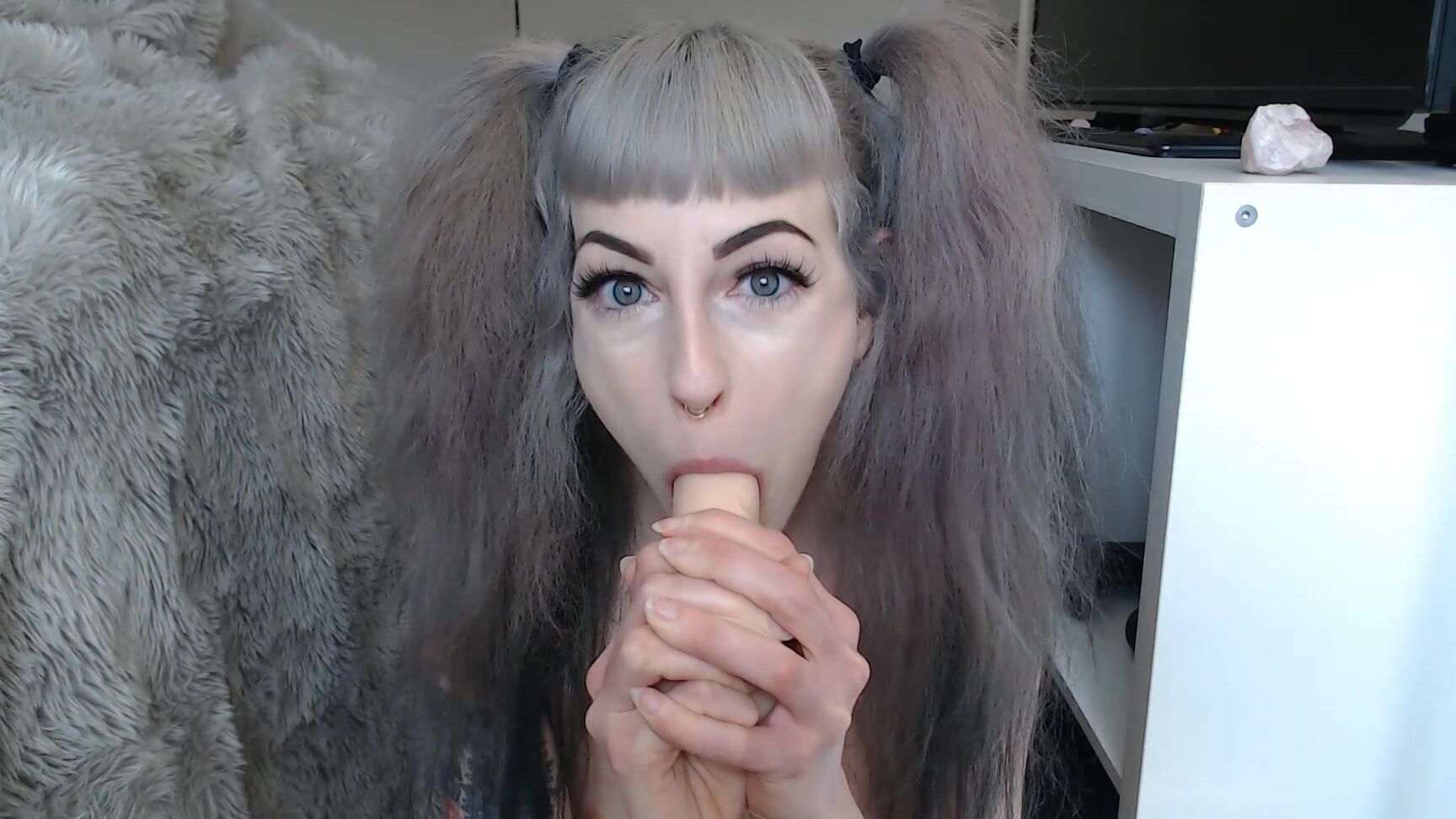 Elle Kat Dildo Sucking And Gagging