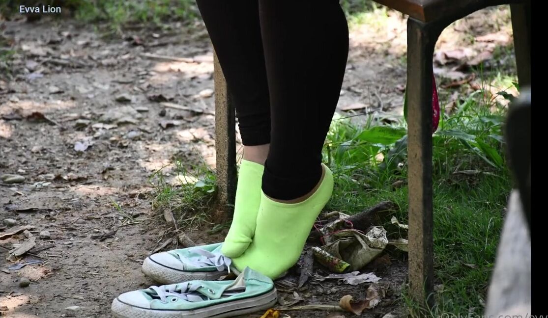 Evvalion Nicknamed Evvalion 04 09 2021 Onlyfans Video I Went To The Park With My Dogs This Morning