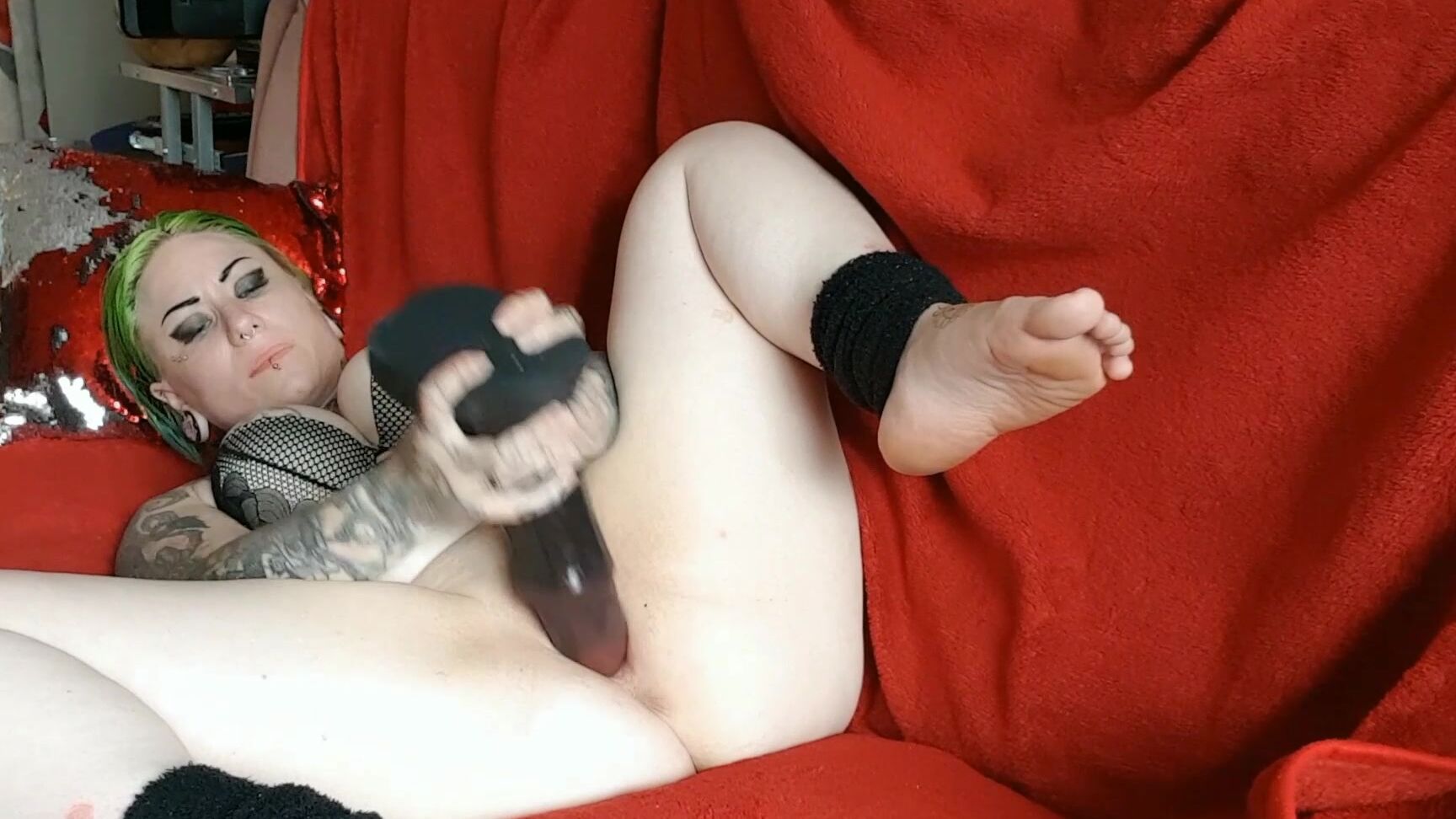 Tattooedmilfymama Hd Mamas First Time Large Bad Dragon