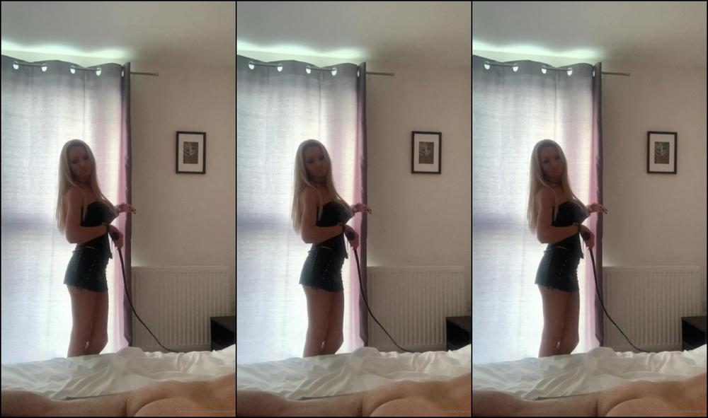 Lady Dark Angel A Little Ass Stinging Of My Slave While He S Lay On The Bed