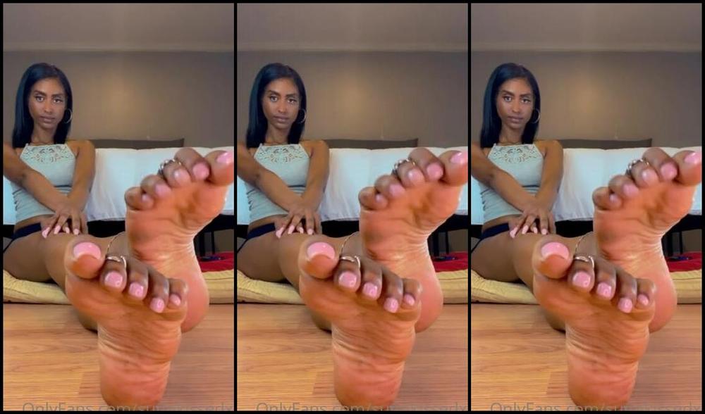 Sunnkissedxo Onlyfans Oily Crossed Soles