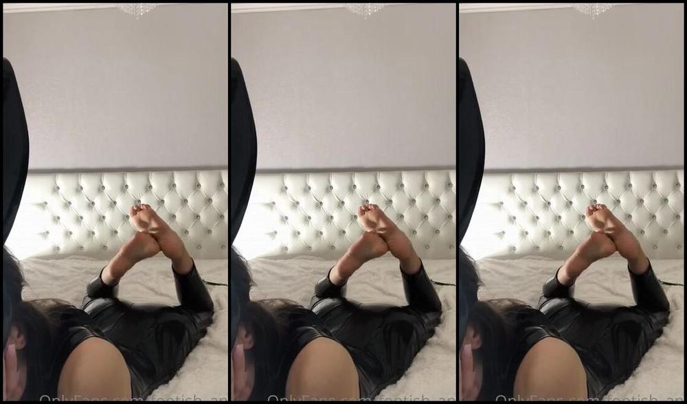 Goddess Anna Nicknamed Footish Ann Onlyfans I Don T Think You Want To Miss Out On These 2 Videos In Latex In Fact I Believe That You Are Goi 1 Qs