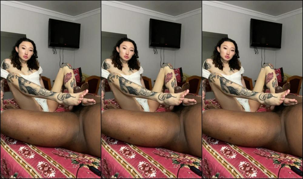 Strawishere I Finally Got To Give A Footjob