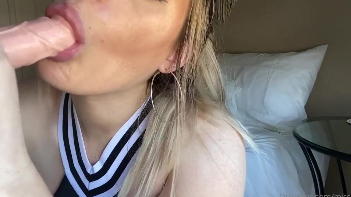 Miss Cassi Nicknamed Misscassi Onlyfans I D Really Like A Person To Try Some Asmr Sounds With