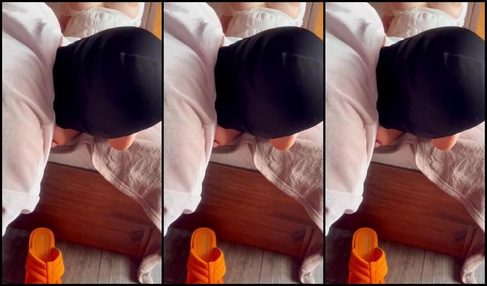 Mistressjaily Onlyfans It Makes Me Horny When My Slave Cleans My Feet But Its Not Just That