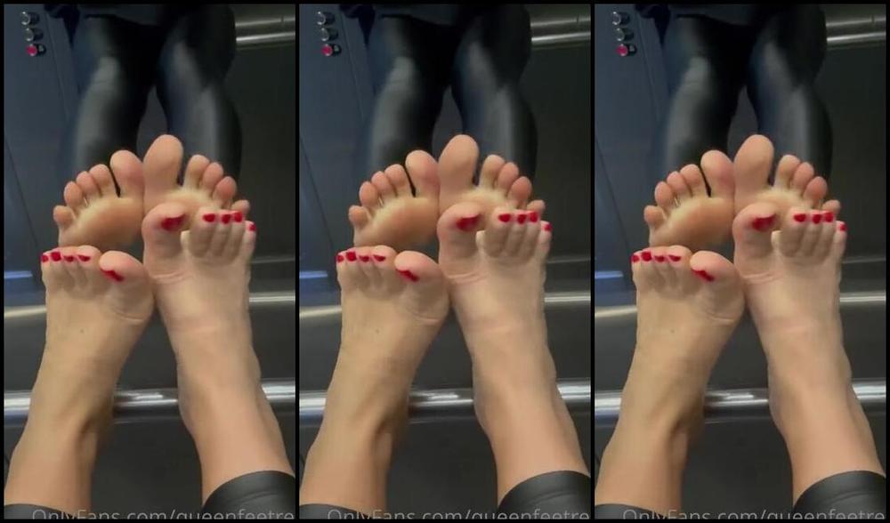 Queenfeetred Nicknamed Queenfeetred Onlyfans Is Soo Nice Feelings To Wear Uggs Barefoot2