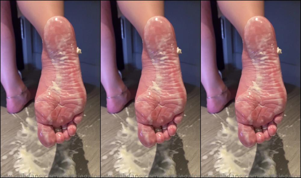 Footsiegalore Oh How I Love Cream On My Soles Watch Me In Slow Motion Now Let Me Feel You Cleaning