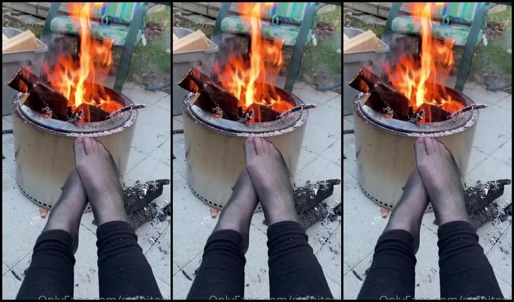 Shawna Nicknamed Granitegirl Onlyfans Waiting For Friends To Arrive