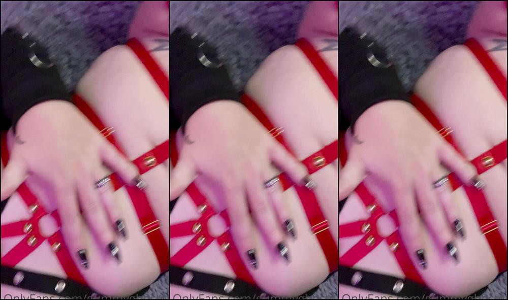 Gummyghostgirl 2021 07 22 2170213908 Would You Like Some Lipstick Around Your Dick An