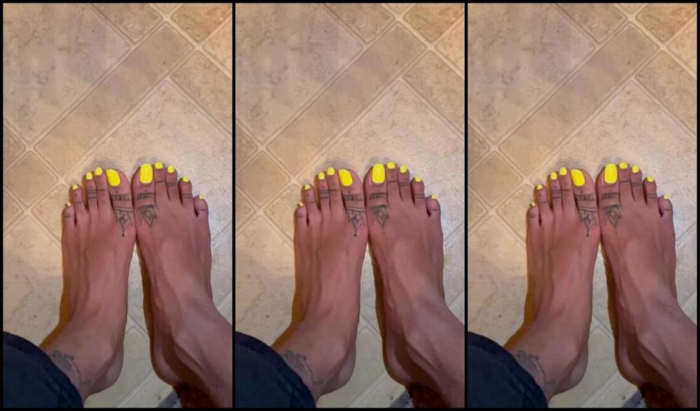 Zafeetllc Onlyfans Sexy Restroom Feet