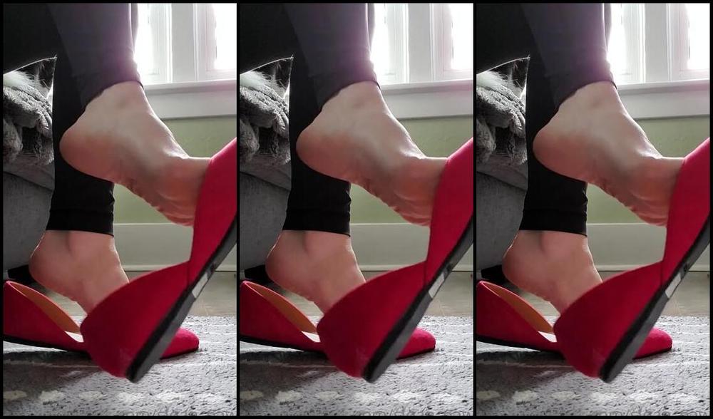 Sloans Paws Nicknamed Sloan Paws 10 08 2020 Onlyfans Video New Red Flats Dangle