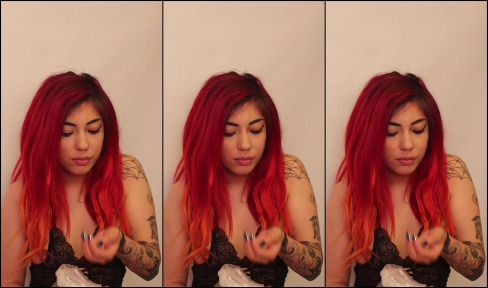 Ashleejuliet Cute Tattooed Princess Eats Popcorn